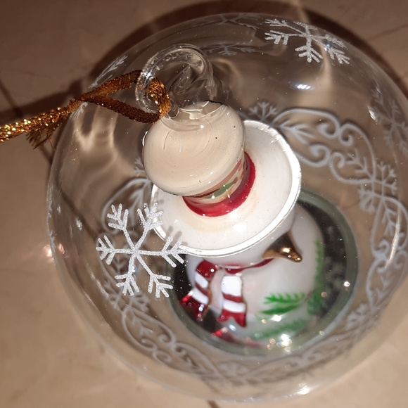 AUTHENTIC GENUINE "SORELLE" CHRISTMAS 🔮 GLOBE SNOWMAN ORNAMENT ⛄️ LIGHTS UP - Picture 2 of 8